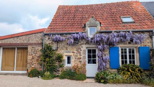 Quettehou Casa | Maison Normande proche de la mer et des lieux touristiques