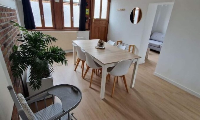 Picquigny Casa | Maison Picquigny Avec Cour Donnant sur la Somme