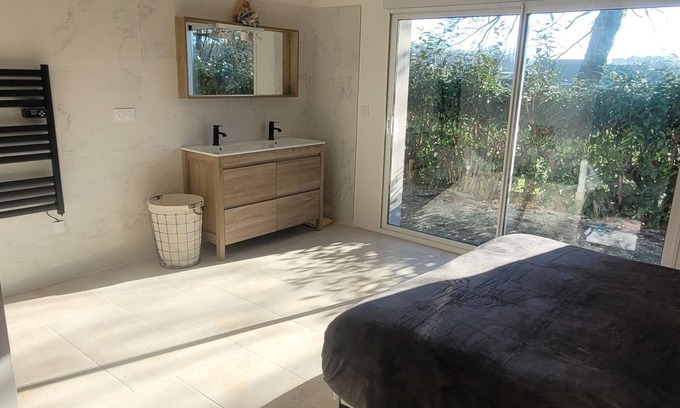 Petitefontaine Casa | Maison PMR Bord d Étang Avec Atelier Pèche. Animaux de Compagnie Acceptés !