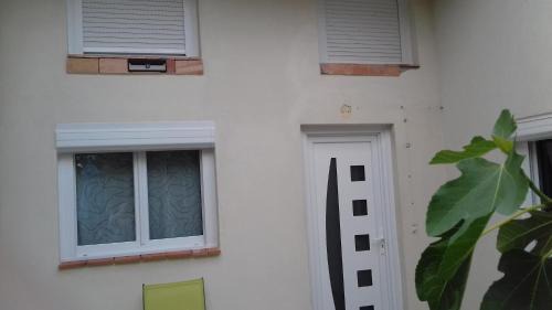 Stains Casa | Maison POUR OUVRIERS seulement PAS DE TOURISME, NI FAMILLE