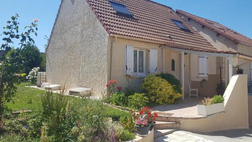 Goussainville Apartamento | Maison proche de l'aéroport CDG-Paris