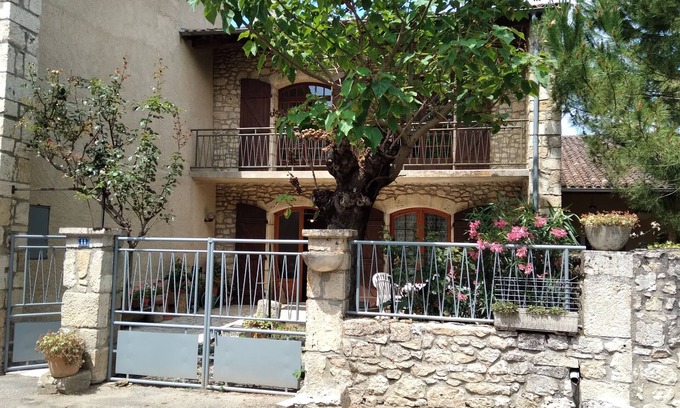 Monfort Casa | Maison Rénovée Dans Village Gersois