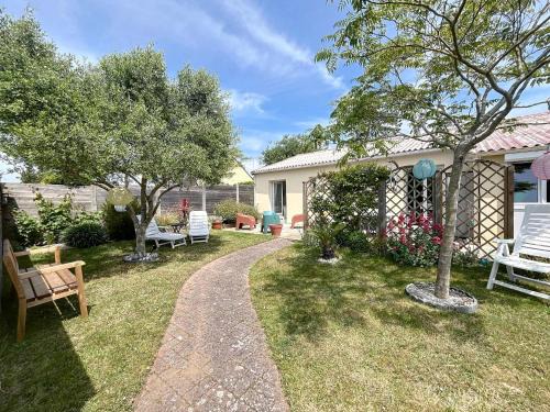 Saint-Pair-sur-Mer Casa | Maison rénovée, à 300m de la plage et proche commerces, avec terrasse et jardin, tout confort - FR-1-361-131