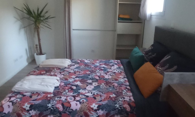 Salon-de-Provence Villa | Maison Spacieuse Dans Quartier Calme ET Agreable