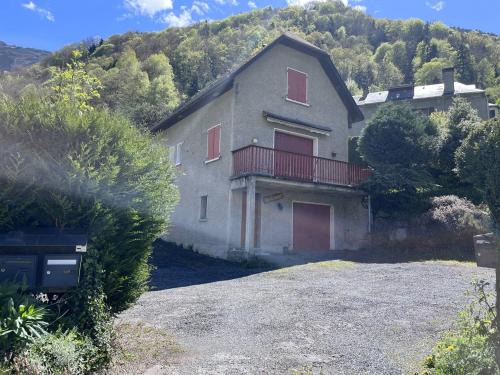Cauterets Casa | Maison spacieuse à Cauterets : 4 chambres, garage, sans animaux - FR-1-812-102