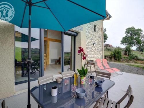 Saint-Heand Casa | Maison spacieuse avec terrasse, jardin et poêle à bois à Saint-Héand - FR-1-496-146