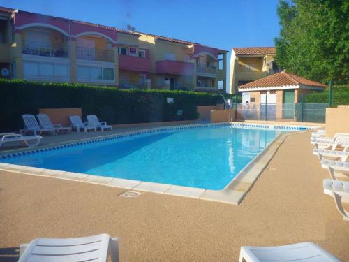 Marseillan Villa | Maison spacieuse avec piscine, tennis et terrasse, parking privé à Marseillan - FR-1-387-163