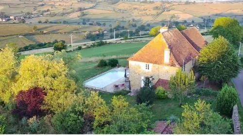 Saint-Julien-de-Civry Casa | Maison Stirling Bourgogne Sleeps 8 Pool