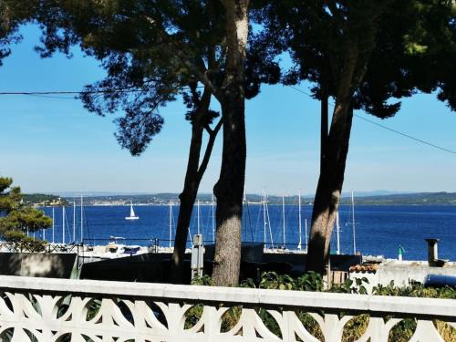 Istres Casa | Maison T3 avec vue au bord de l’étang