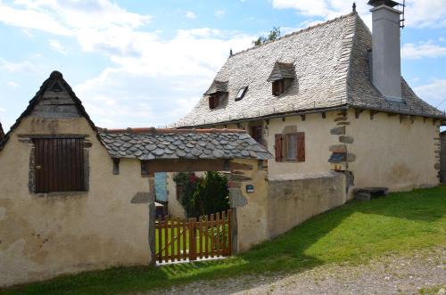 Saint-Parthem Casa | Maison tout confort calme vallée du Lot proche de Conques en Aveyron