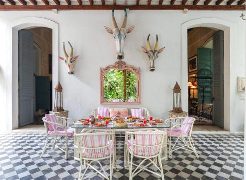 White Town Cama Y Desayuno | Maison Twenty Six by LuxUnlock Private Villas