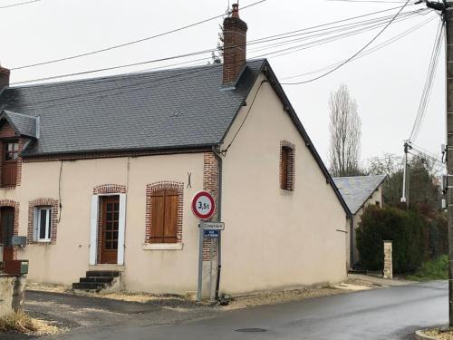 La Chapelle-dʼAngillon Casa | Maison typique de sologne