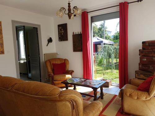 Lons-le-Saunier Casa | Maison ville 4 à 8 personnes MHP