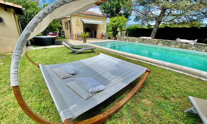 Alba-la-Romaine Casa | Maison110m2, 6p, 3ch, Piscine Privée-cuisine D'été, Jacuzzi, Espace Jardin Clos