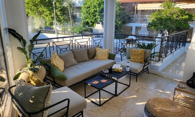 Kassandra Casa | Maisonette Olivia