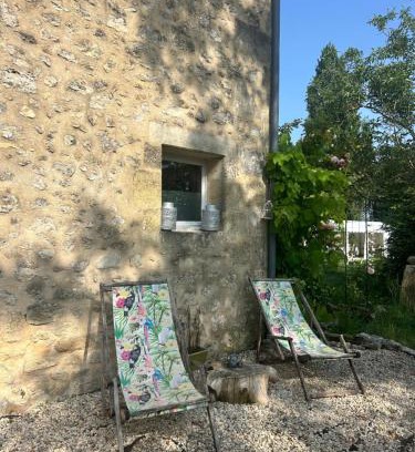 Cubnezais Apartamento | Maisonnette avec terrasse de la Bellue