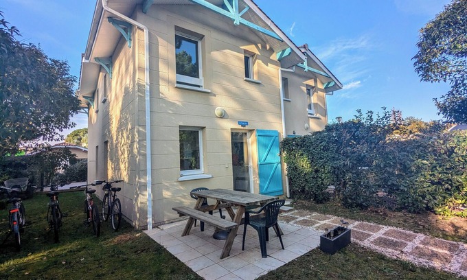 Le Verdon-sur-Mer Casa | Maisonnette close to beaches in residence with swimming pool + 4 bicycles