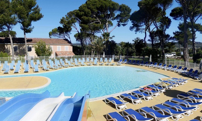 Aubais Casa | Maisonnette Duplex con terraza | Accès Mini-Golf + Piscine