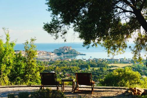 Calvi Apartamento | Maisonnette en plein maquis vue splendide à 5 min du centre et de la plage