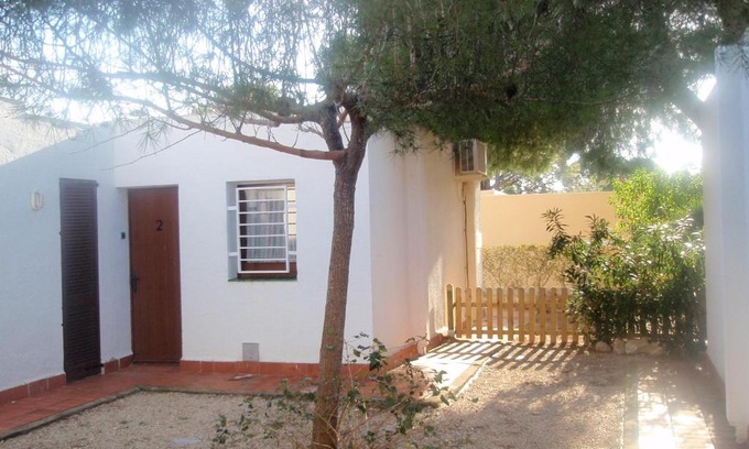 Calafat Casa | Maisonnette petit jardin barbecue Calafat Tridente 2