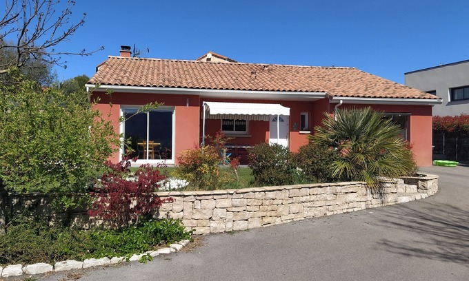 Millau Casa | Maisons Avec Terrasse et Jardin à 5min du Centre Ville