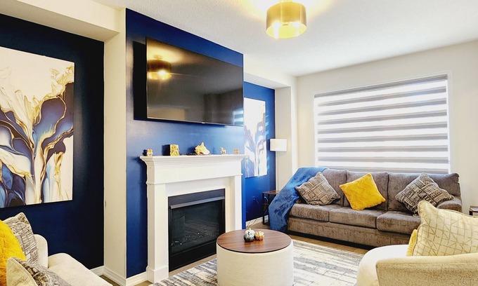 Thorold Casa | Majestic Elegance at The Falls-15 min to Niagara Falls