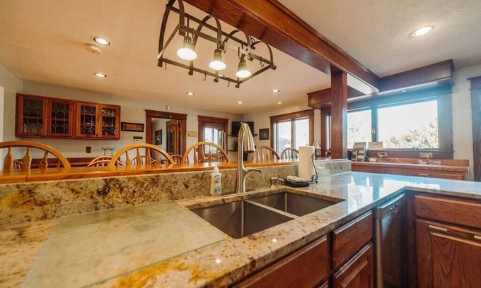 New Plymouth Casa | Majestic & Exclusive Country Home in Hocking Hills