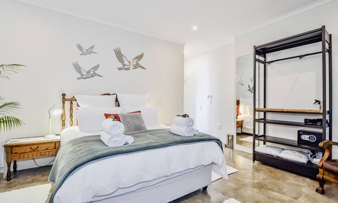 Yzerfontein Casa | Majestic hill-top 5-star awarded boutique Penthouse.