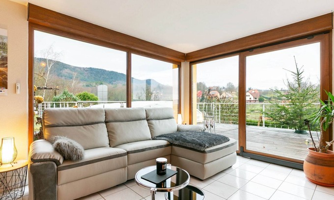Neubois Casa | Majestuosa casa de vacaciones en Neubois con piscina privada