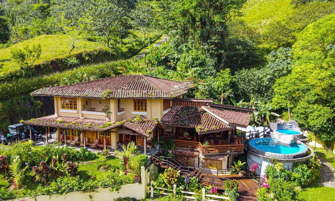 El Fósforo Casa | Lujosa y espaciosa casa frente al lago con piscina privada y jacuzzi ..!