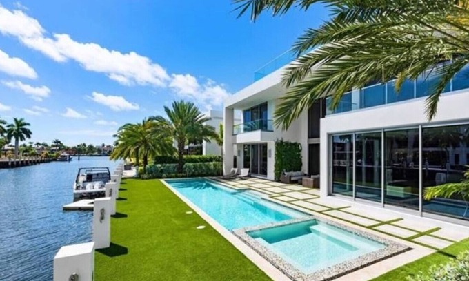 Bermuda Riviera Casa | Majestic Luxurious Waterfront Villa w/ Private Theater