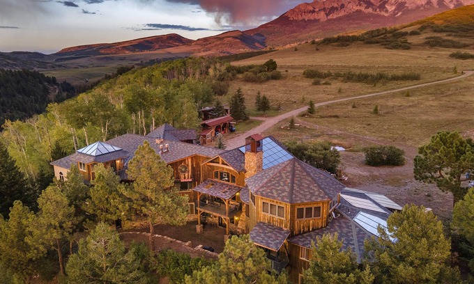 Placerville Casa | Majestic Mountain Escape