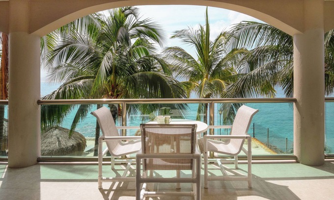Colonia Andrés Condominio | Majestic Beachfront Ocean View El Cantil 2CN