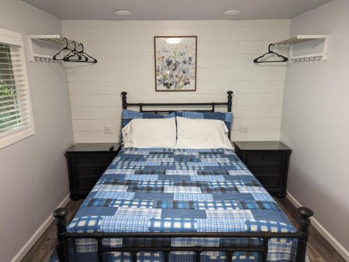 Sandy Hotel | Majestic Rockies Motel