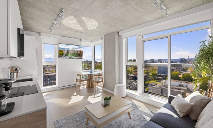 Downtown Victoria Condominio | Majestic Views at The Mod