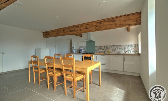 Villecheneve Casa | Majoa - Villecheneve