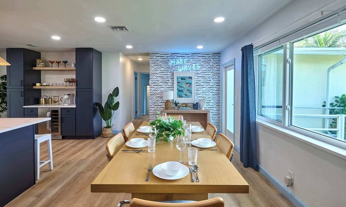 Florida North Atlantic Coast Casa | Make Waves in PBG, dip pool, game room, fire pit