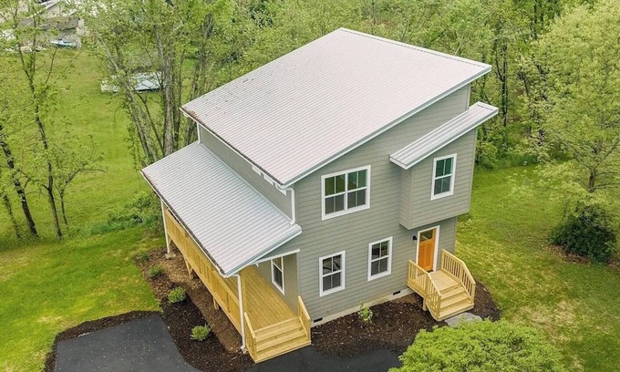 Canton Casa | Make Your Colorful Fall Memories in Lovely Canton, NC - Minutes from Asheville.