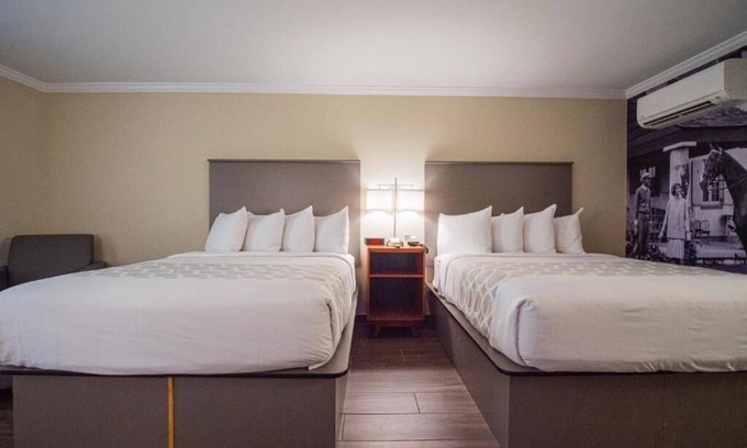Ocala Apartamento | Make Your Trip More Enjoyable! Pets Allowed, Onsite Pool, Free Breakfast