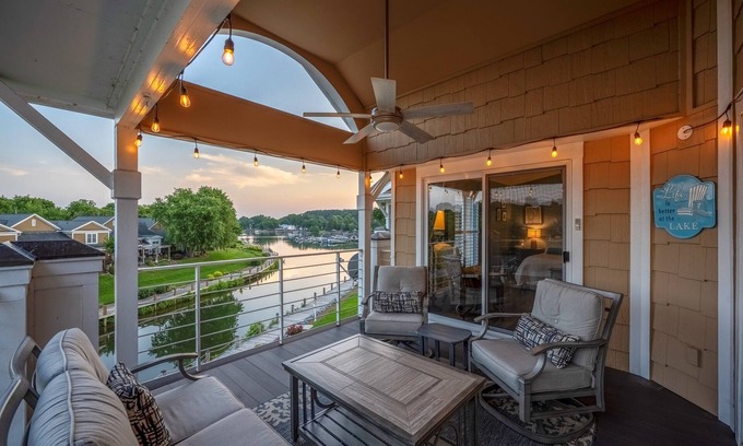 Cornelius Condominio | Makin’ Memories at Lake Escape, Lake view, Pool - Lake Norman Vacation Rental