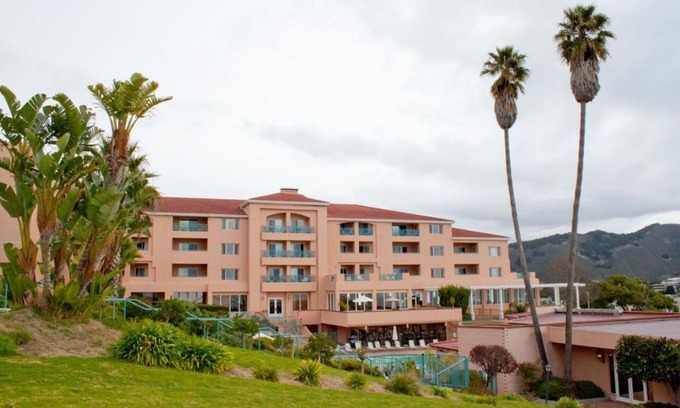 Avila Beach Hotel | Making The Best Memories Along The Way! Kitchen, Free Parking, Onsite Pool
