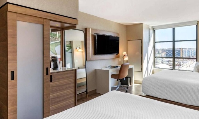 Buzzard Point Casa | Making The Best Memories Along the Way! 2 Restful Units, On-Site Restaurant