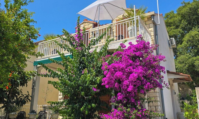 Hodilje Casa | Mala Kuća - cozy house by the sea with air conditioning!
