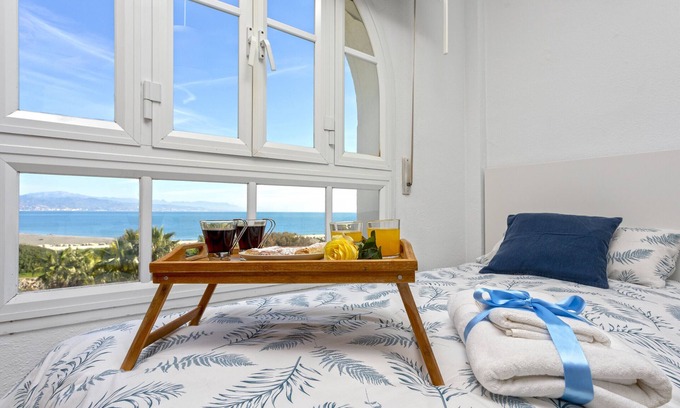 Guadalmar Apartamento | -MalagaSunApts-WEST Malaga Amazing SeaView Guadalmar