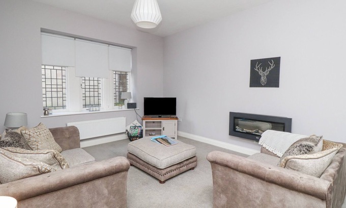 Alnmouth Cabaña | MALCOLM MILLER HOUSE, pet friendly, with a garden in Alnmouth