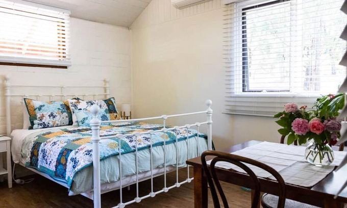 Maldon Casa | Maldon Cosy Garden Cottage - Charming One Room Studio