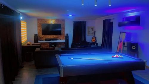 Ikeja Apartamento | Maleek's Apartment, Ikeja "Shared 2 Bedroom Apt, Or Take both rooms, with individual private baths"