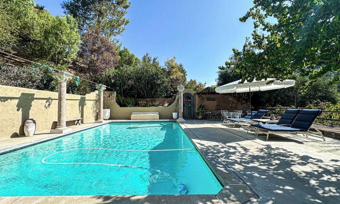 Agoura Hills Cabina | Malibou Lake Cabin
