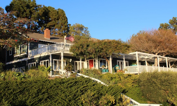 Western Malibu Casa | Malibu Home with Panoramic View of Pacific Ocean
