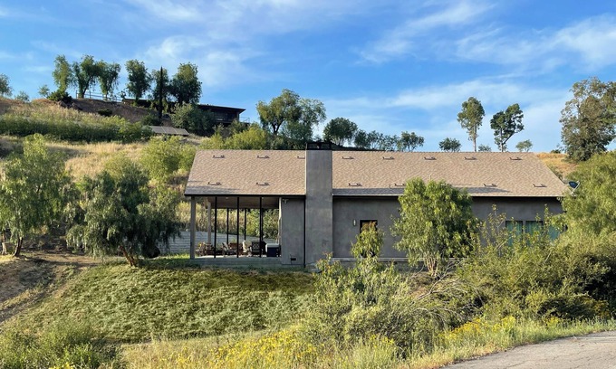 Agoura Hills Casa | Malibu Mountain Guest House - Very private but close to city amenities